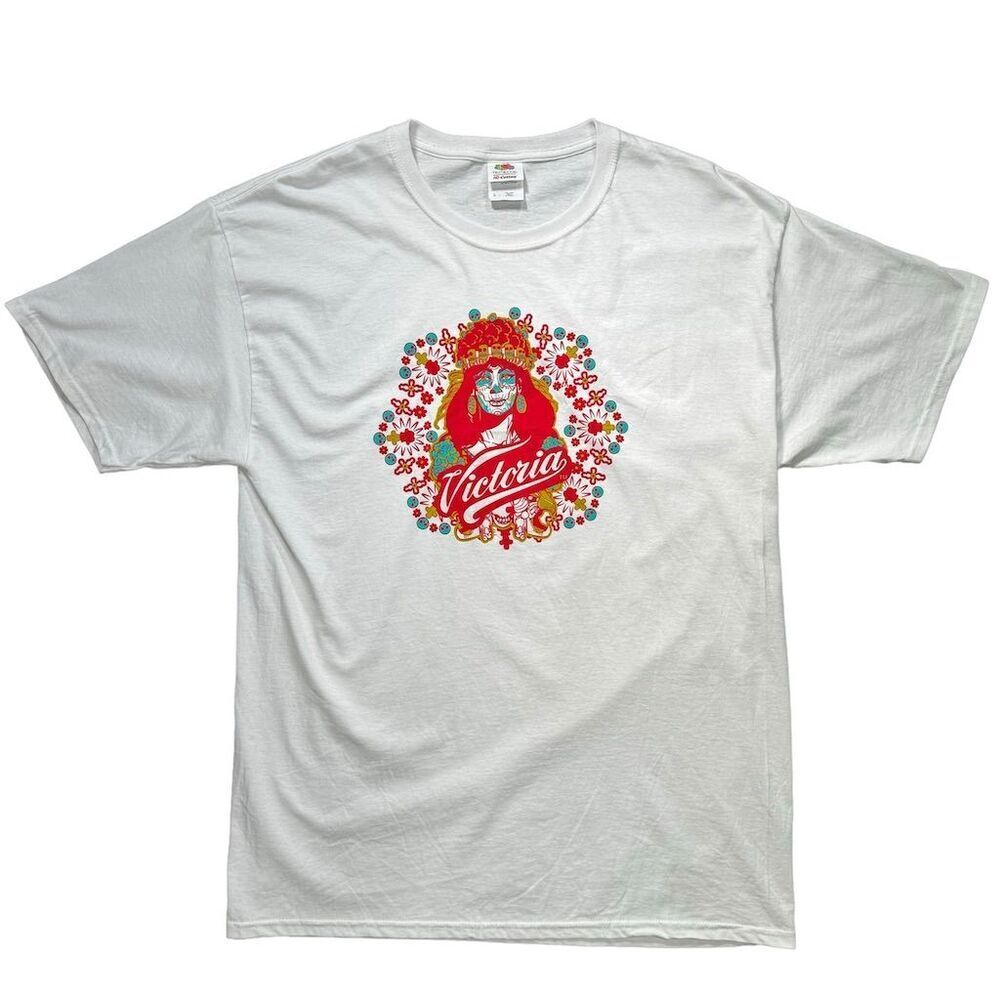 Fruit of the Loom Victoria White Graphic‎ Shirt Cotton Short Sleeve Men’s L